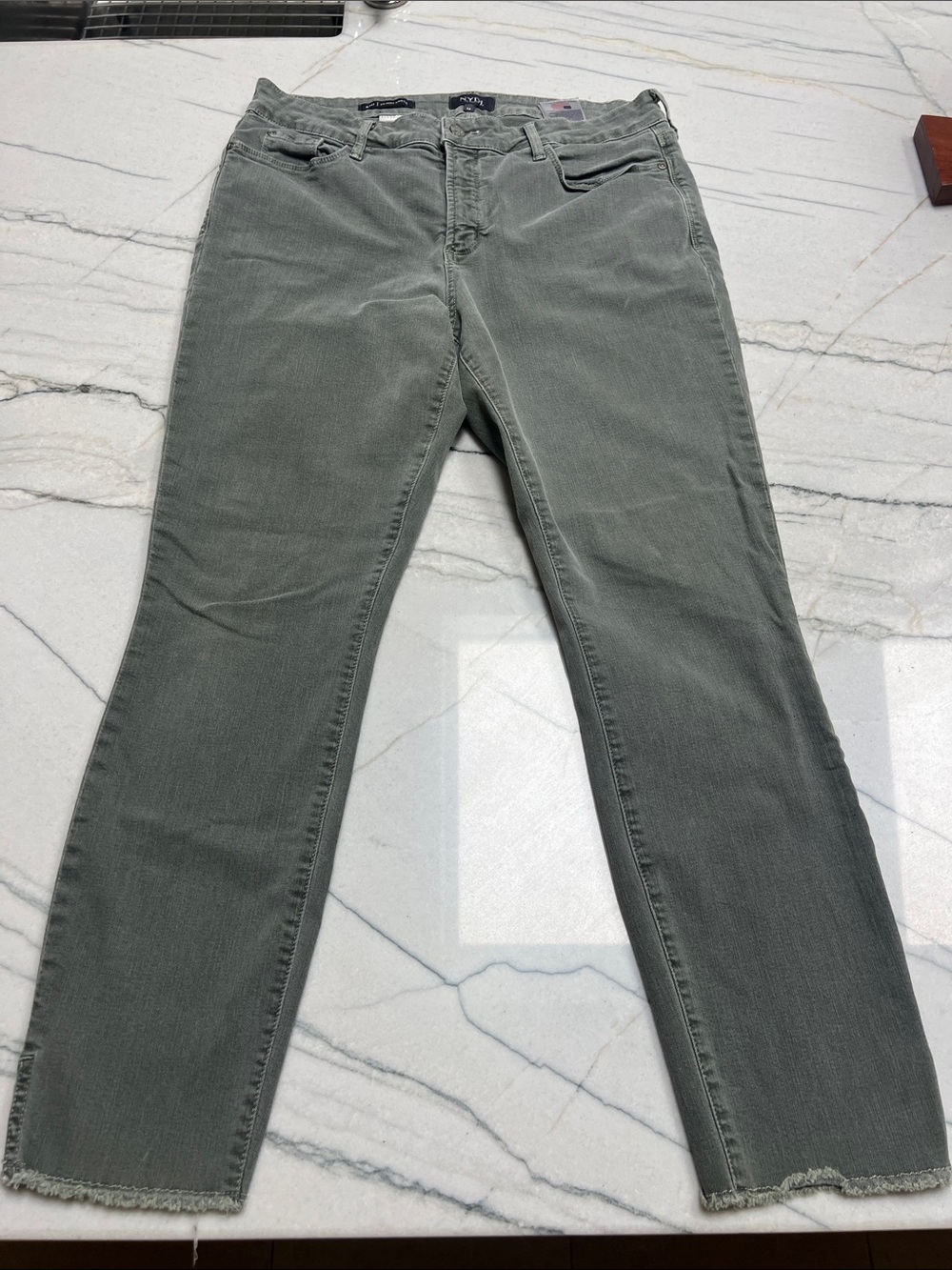 NYDJ Ami Women’s Olive Green Straight Leg Jeans Size 14 Raw Edge Hem